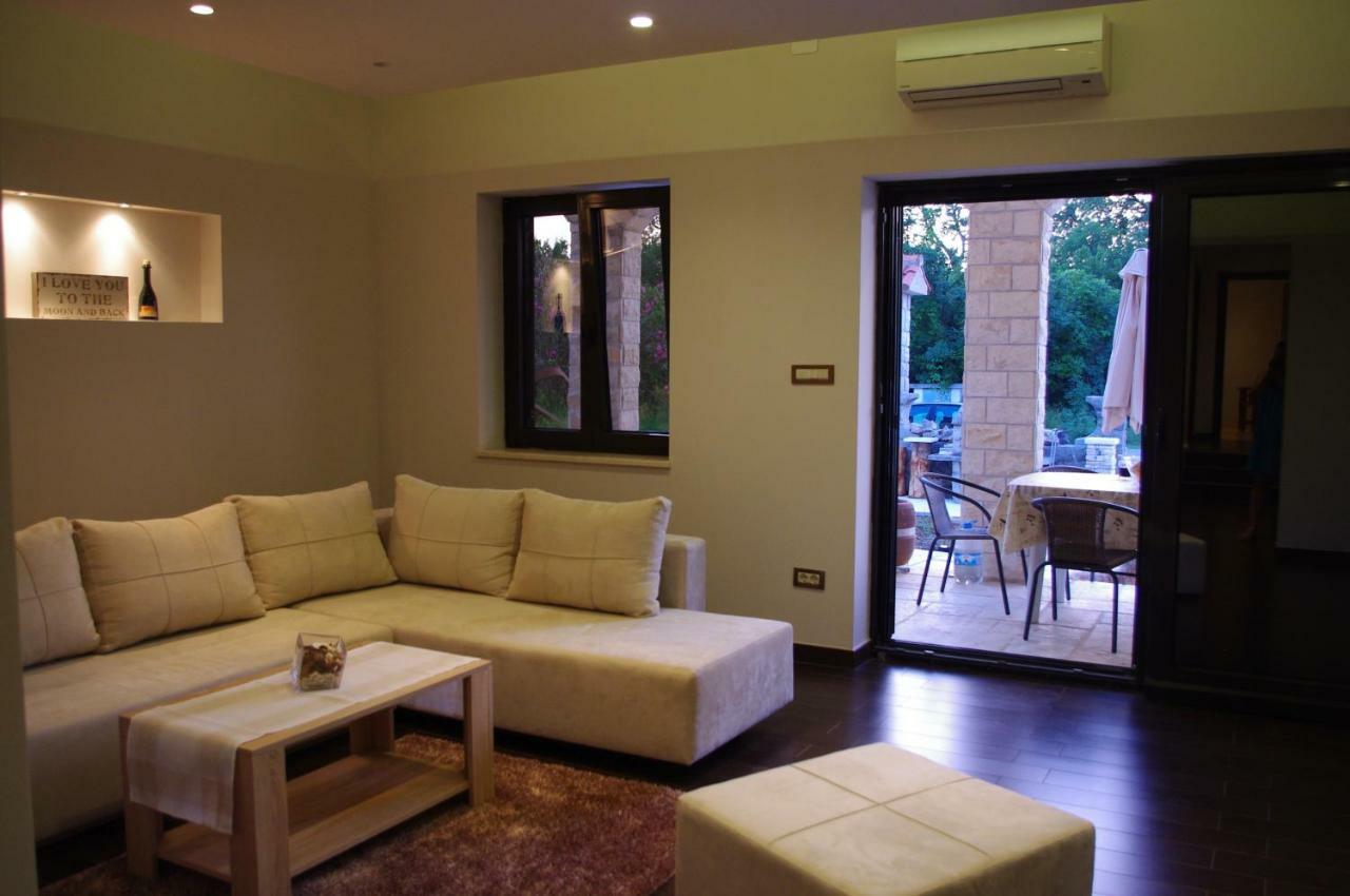 Apartment Verano Njivice Exterior foto